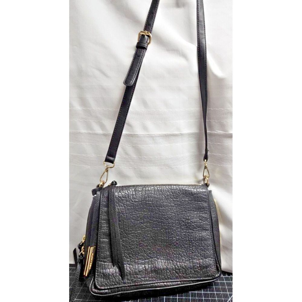 Vince Camuto IDA textured leather zip‎ round extension crossbody bag black